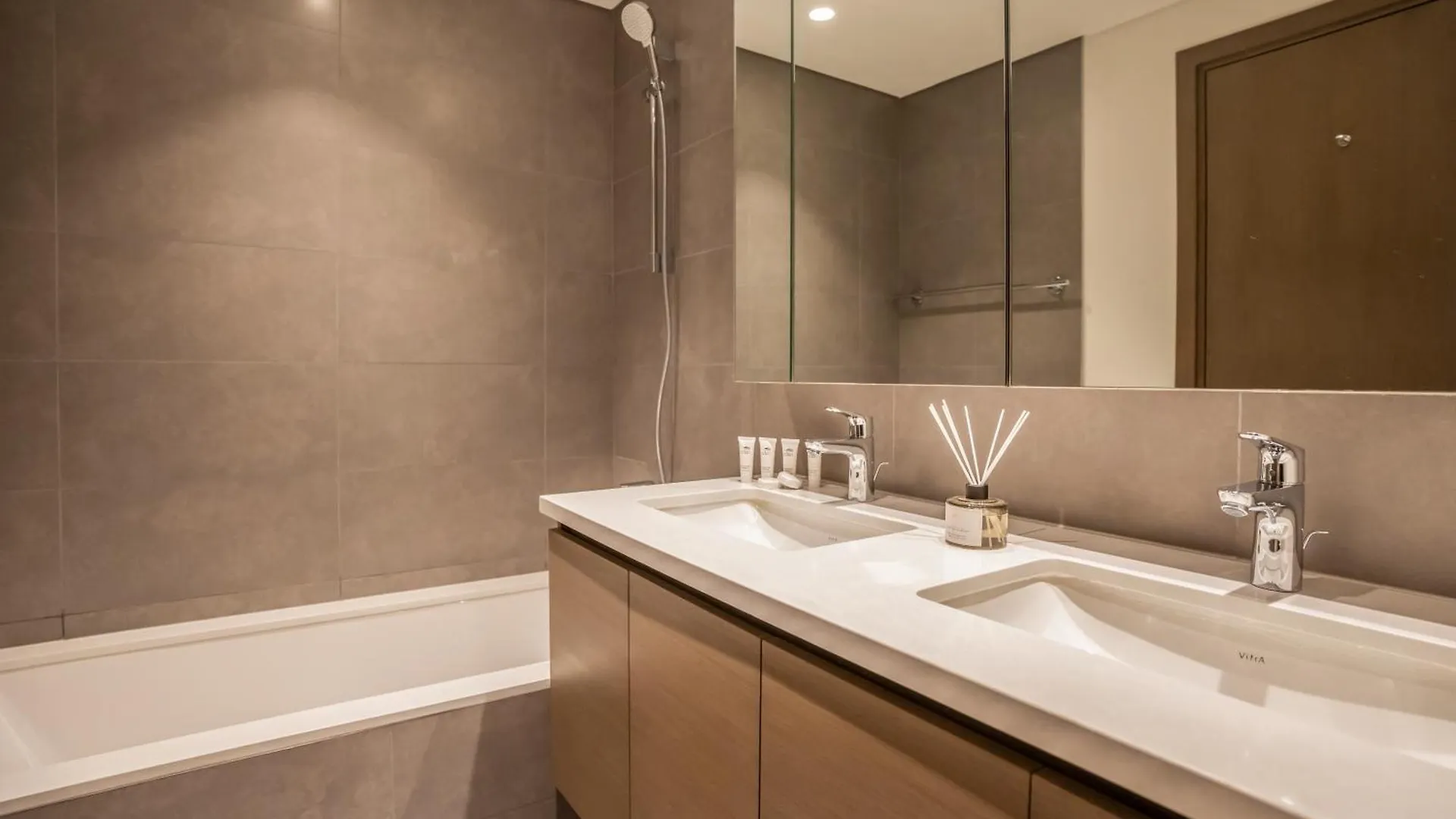 Dubai Creek Harbor Tower 2 - Premium Three Bedroom