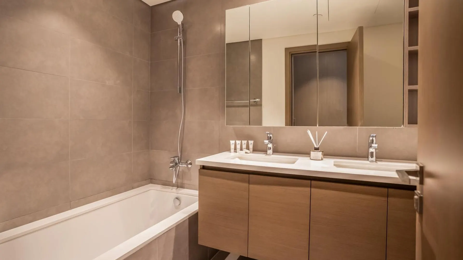 度假居 Dubai Creek Harbor Tower 2 - Premium Three Bedroom 阿拉伯联合酋长国