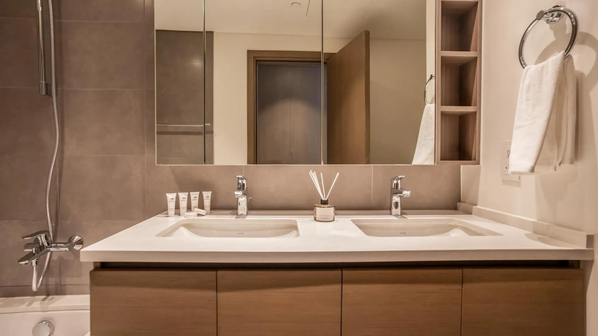 Dubai Creek Harbor Tower 2 - Premium Three Bedroom