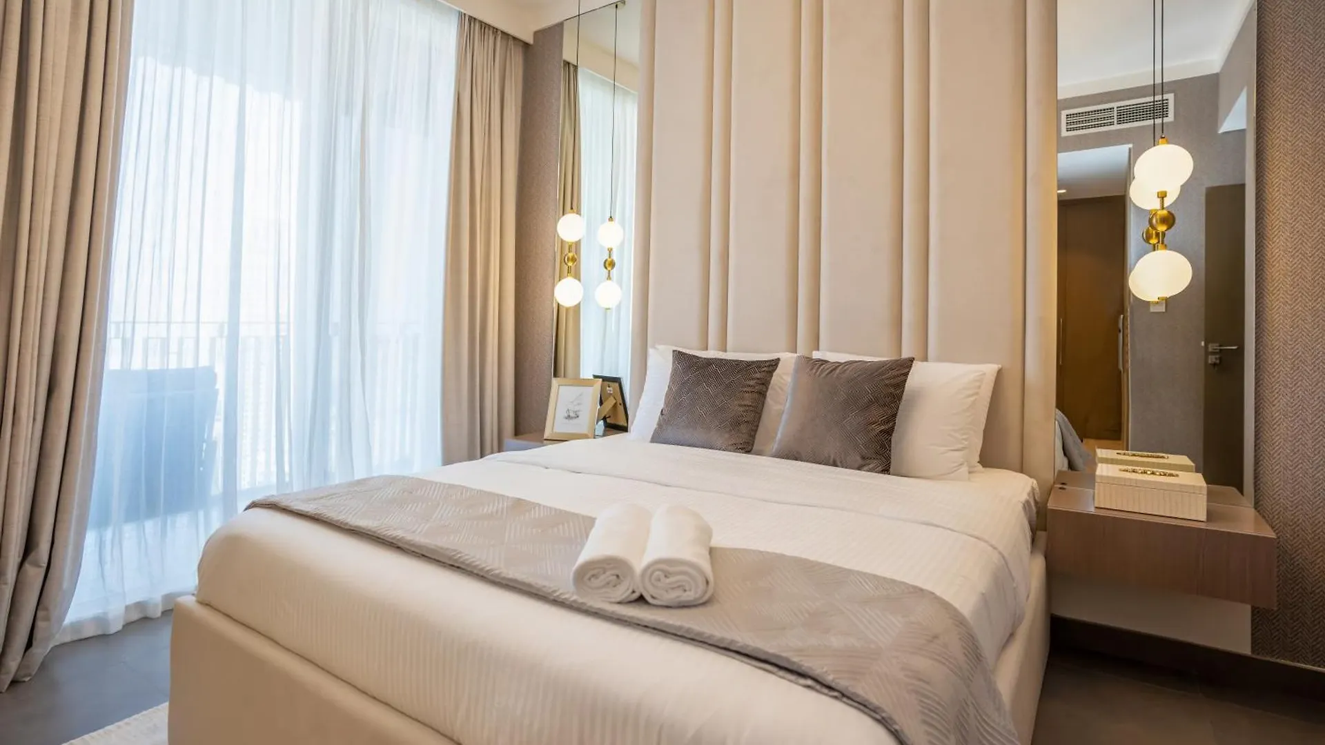 Semesterbostad Dubai Creek Harbor Tower 2 - Premium Three Bedroom